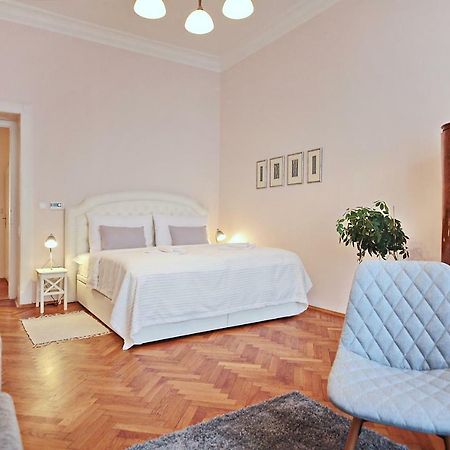 Apartment In The Heart Of Prague Exterior photo
